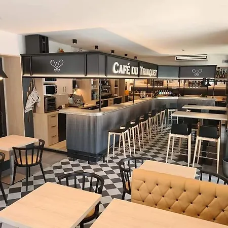 מלון Hotel-cafe Du Trinquet