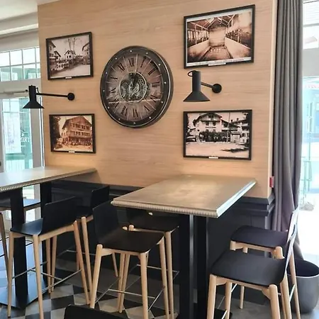 Hotel Hotel-café Du Trinquet