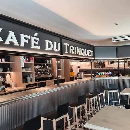 מלון Hotel-cafe Du Trinquet 3*