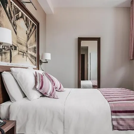 Hotel-cafe Du Trinquet מלון