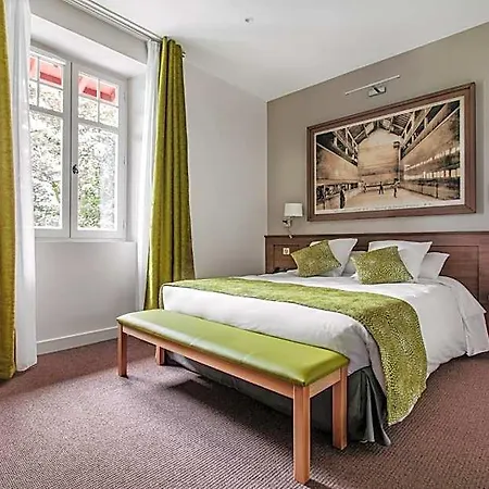 Hotel-cafe Du Trinquet ホテル 3*