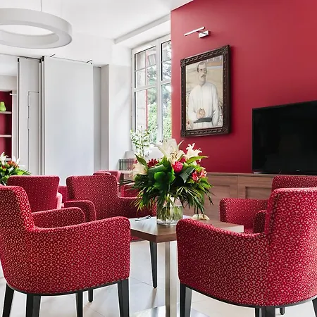 فندق Hotel-cafe Du Trinquet كامبو-لي-بان