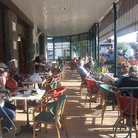 מלון Hotel-cafe Du Trinquet