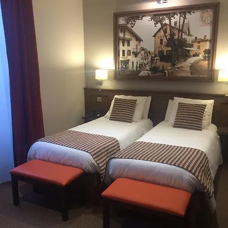 Hotel-cafe Du Trinquet فندق كامبو-لي-بان