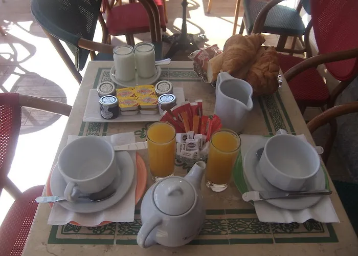 Hotel-café Du Trinquet Cambo-les-Bains