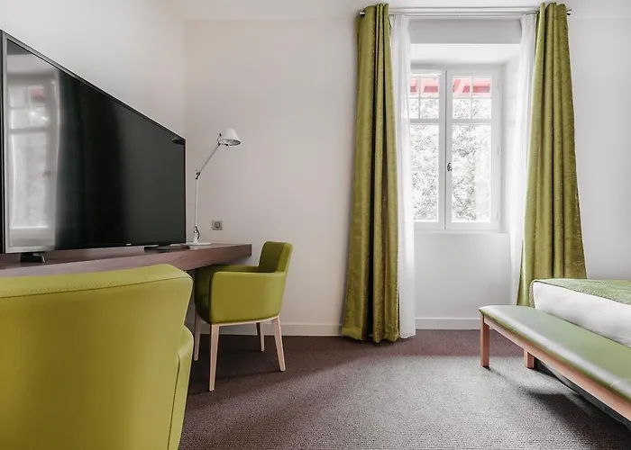 Hotel-café Du Trinquet Cambo-les-Bains